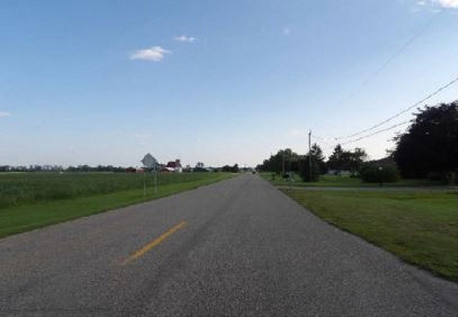 Exterior Neighborhood (street photo)