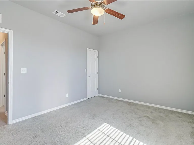 2217 Ibis — Photo 36