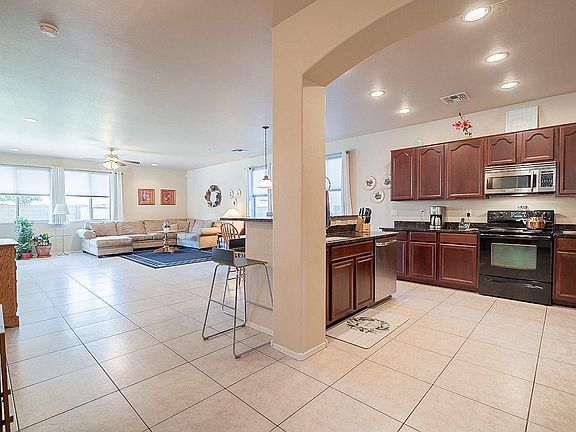 5th image of 42521 W Rosalia Dr