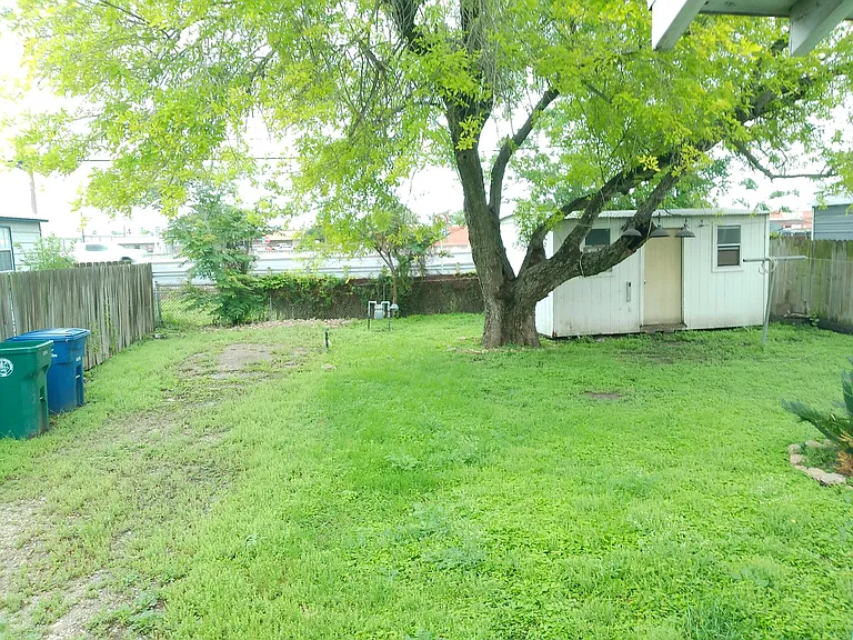 4326 Vestal St — Photo 13