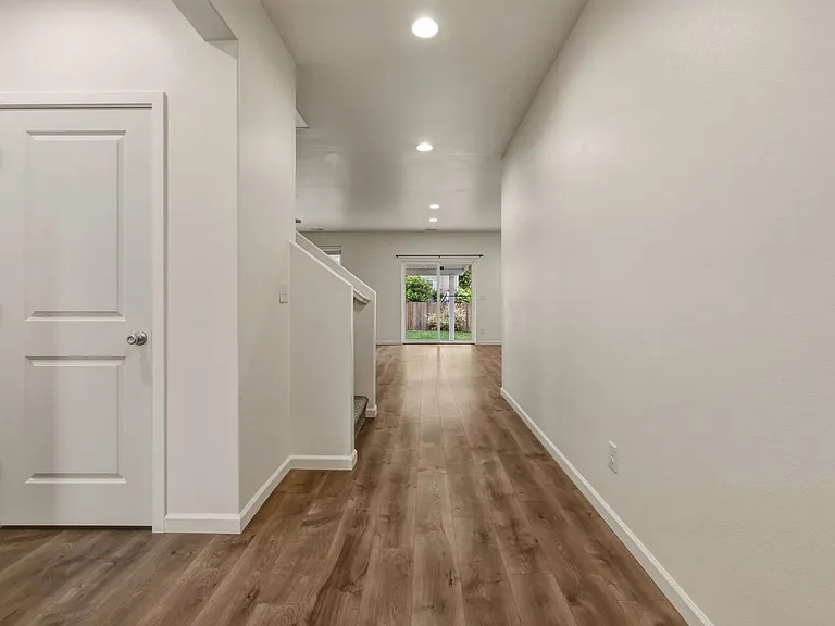 7003 Alta Vista Dr SE — Photo 2