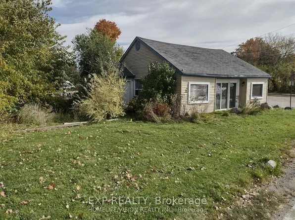 51 Lake Dr E, Georgina, ON L4P 3E9
