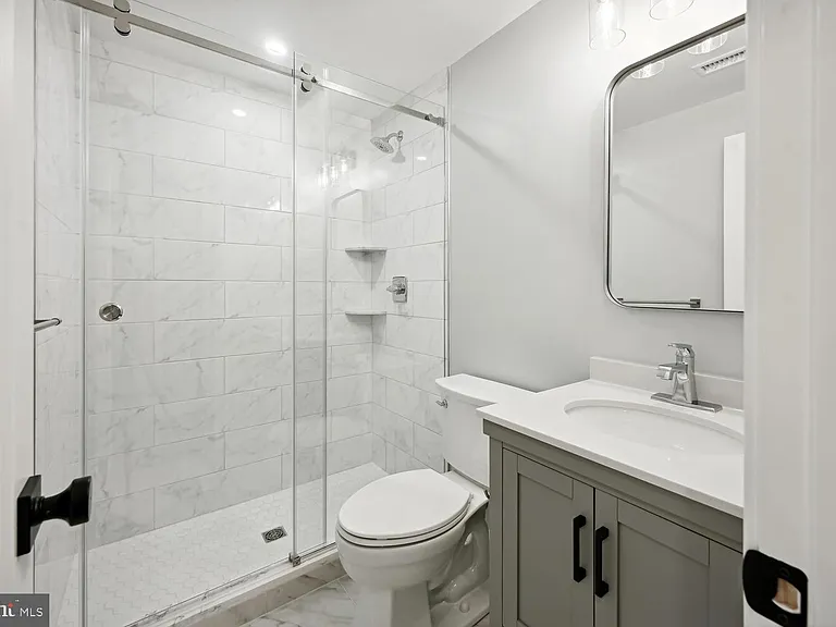 1850 Ingleside Ter NW #2 — Photo 16