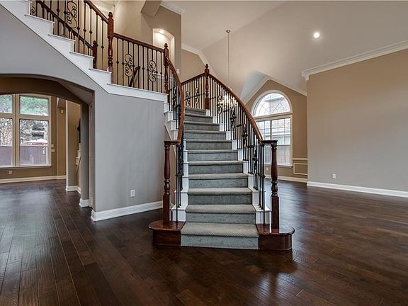 2nd image of 409 Dalton Dr