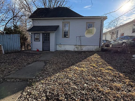 5th image of 968 W View St