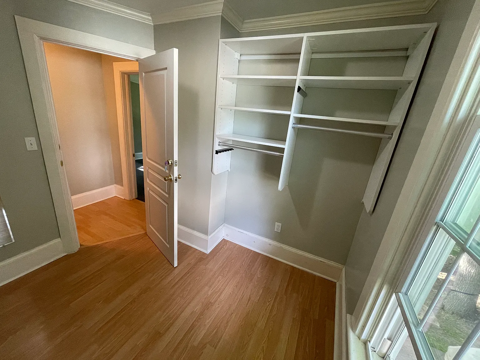3 bed, 1300 sqft, $2,000 — Photo 2