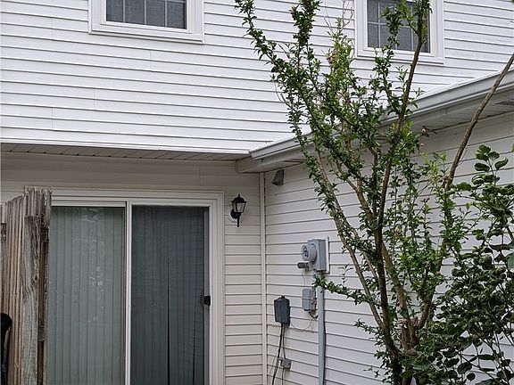 3rd image of 3145 Lost Nation Rd APT C