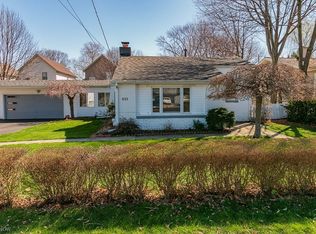935 Windermere Dr, Willoughby, OH 44094
