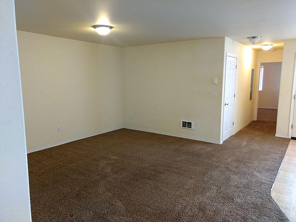 5th image of 313 13th Ave E