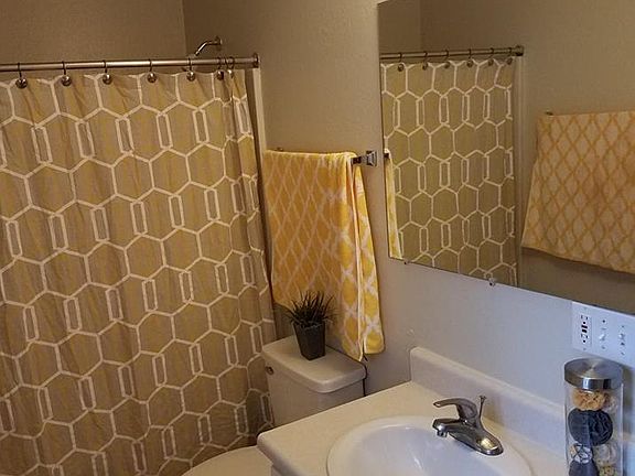 3rd image of 1717 Nemoke Trl APT 4