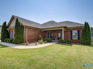 104 Swallow Hill Ln, Hazel Green, AL 35750
