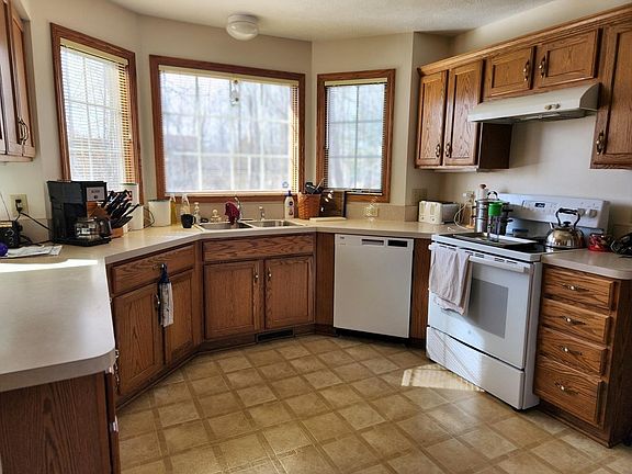 3rd image of 2033 Coriander Dr