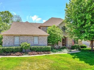 2153 Lundy Ln, Bettendorf, IA 52722