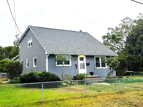 54 Wiggins Avenue, Patchogue, NY 11772
