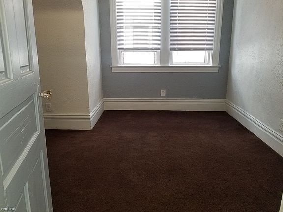 522 Bessemer APt 3 Bedroom