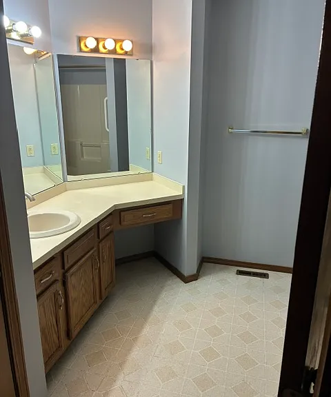 5512 Trippel Dr — Photo 12