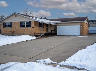 298 Fairway Dr, Fairborn, OH 45324