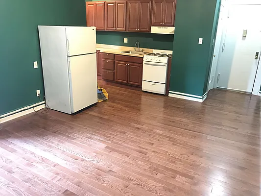 Rented by Zuz Realty | media 8