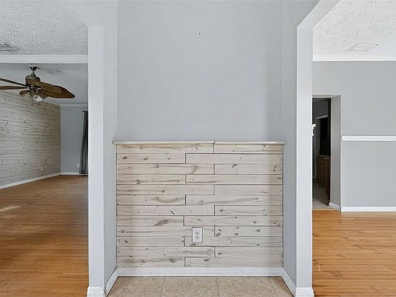 2nd image of 11485 LOMITA WREN ROAD