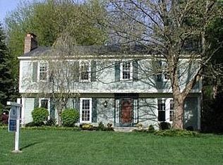 1346 W Fairview Ln, Rochester Hills, MI 48306