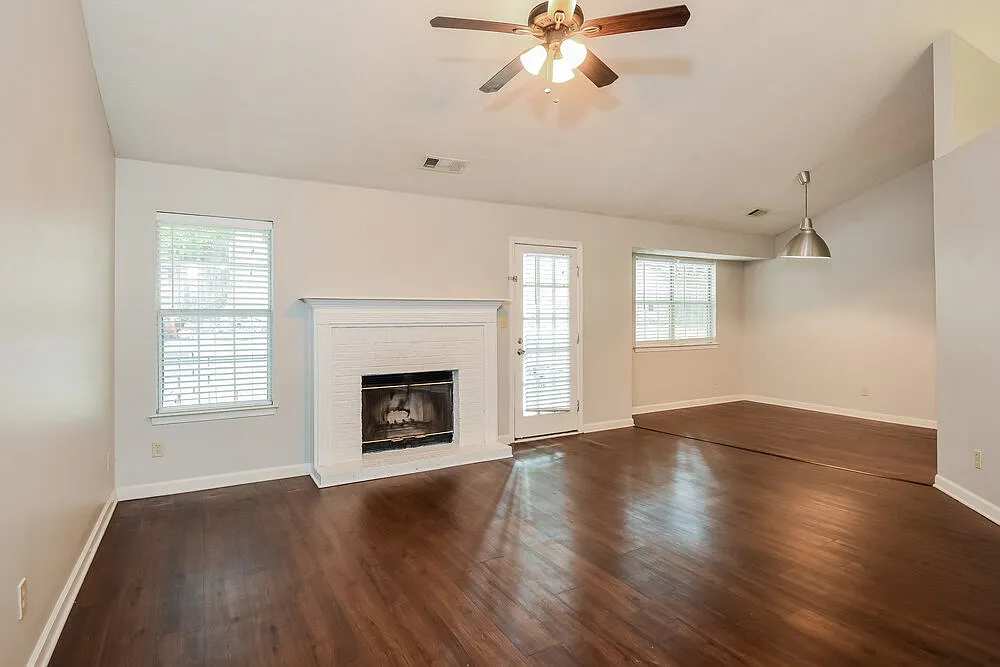 3 bed, 2.0 bath, 1522 sqft, $1,935 — Photo 4