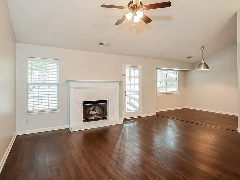 1171 Lennox Ct — Photo 3
