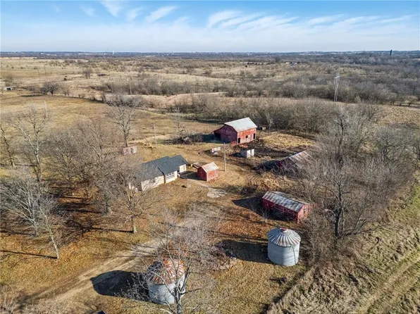 4033 W 367th St, Louisburg, KS 66053