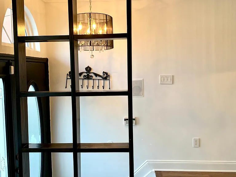 248A Maryland Pl — Photo 5