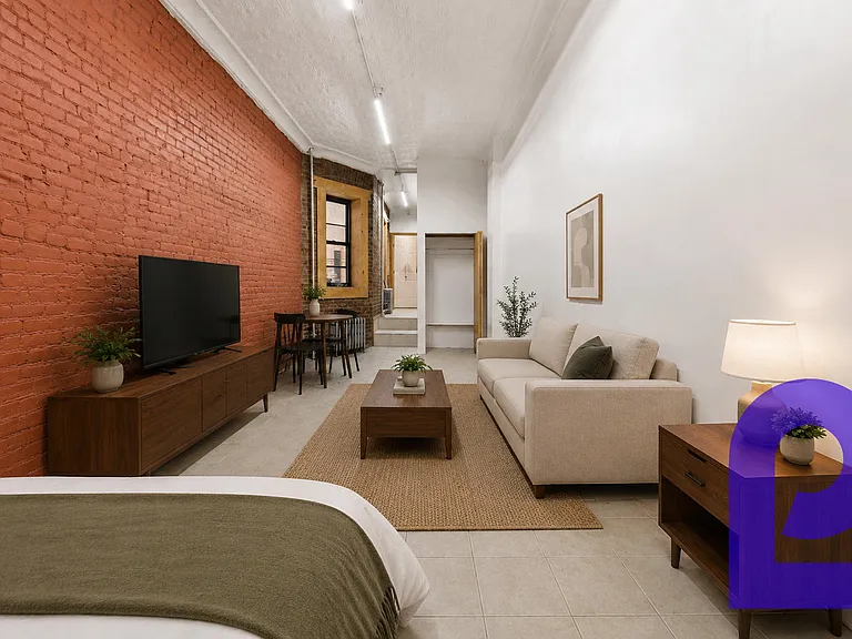 311 E 105th St #1B — Photo 4
