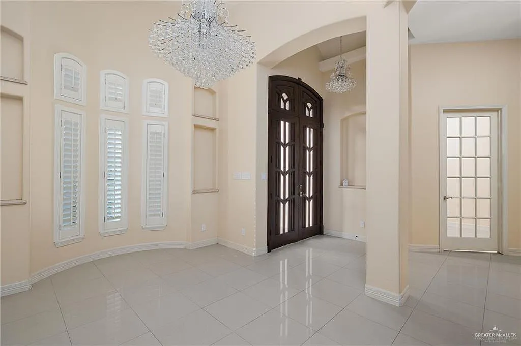 4 bed, 4.5 bath, 2658 sqft, $2,500 — Photo 3