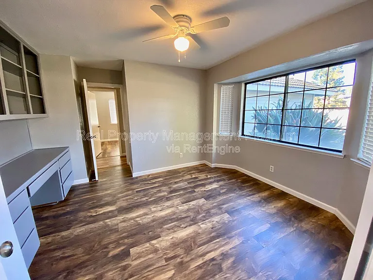 391 Armstrong Ave — Photo 6