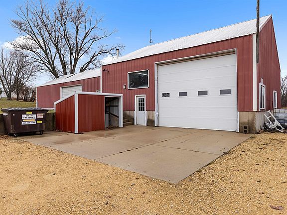 2nd image of 16437 Edwardsville Rd