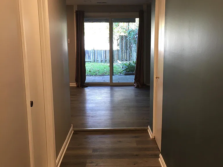 5758 Yellowrose Ct — Photo 32