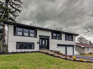 21W784 Buckingham Rd, Glen Ellyn, IL 60137