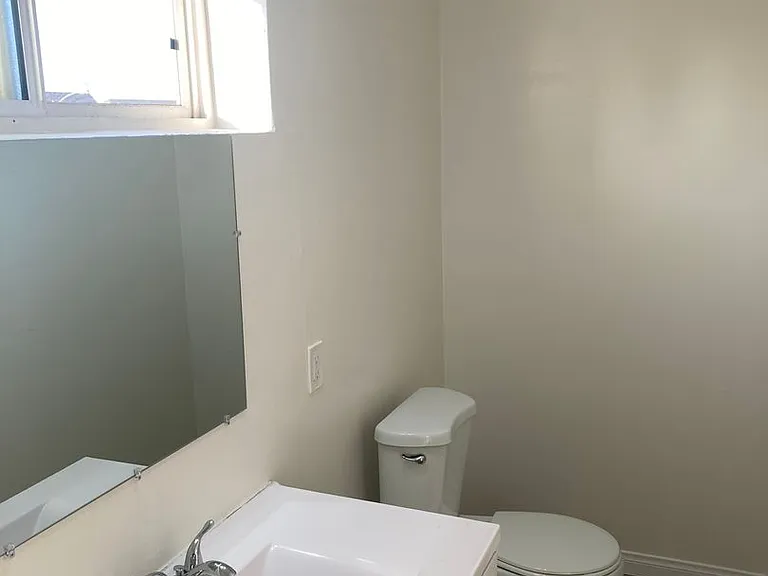 650 Linden Ave — Photo 60