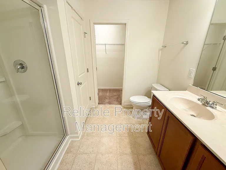 944 Avondale Dr — Photo 10
