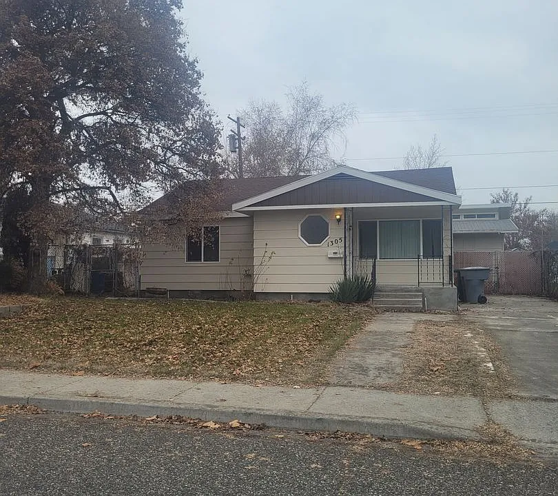 1305 Sanford Ave
