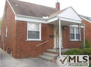 22438 Harper Lake Ave, Saint Clair Shores, MI 48080