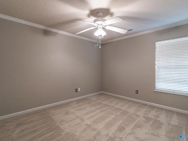 124 Wittington Ln — Photo 17