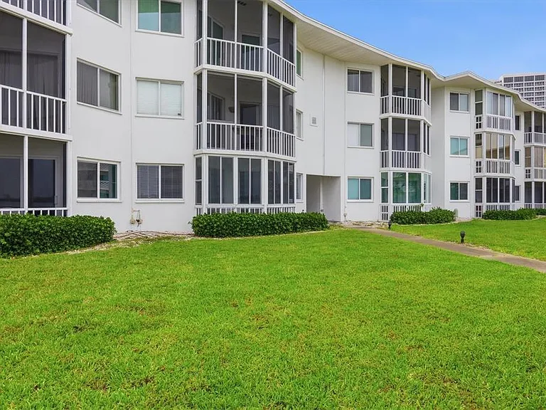 769 John Ringling Blvd #4 — Photo 27