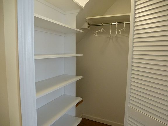 4th image of 4216 25th Ave #B
