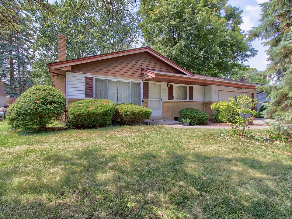 1st image of 2611 Bradford Dr