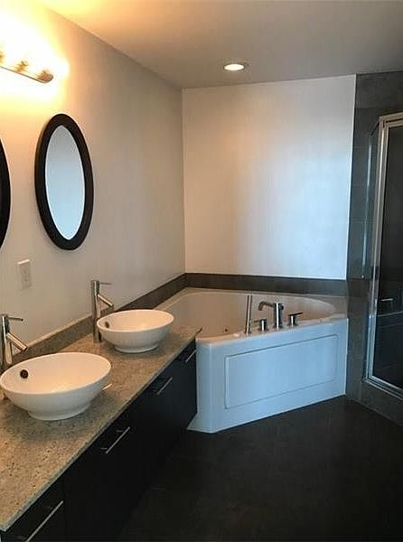 1st image of 3029 NE 188 St 822 #822