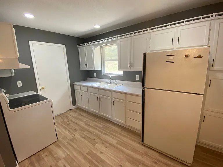 30 Vanderbilt Ln — Photo 15