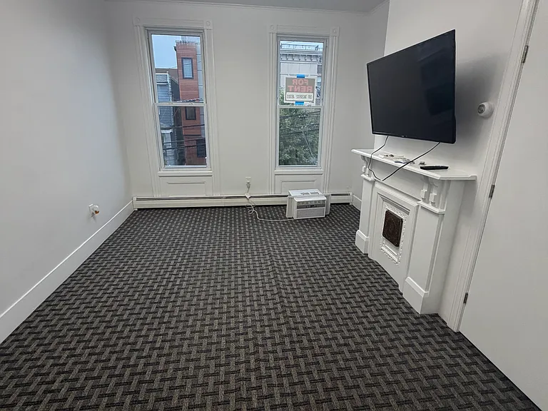 90 Hancock Ave — Photo 5