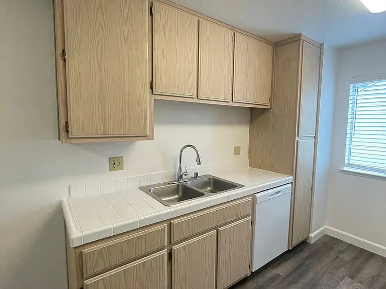 Sierra Ridge — Photo 113