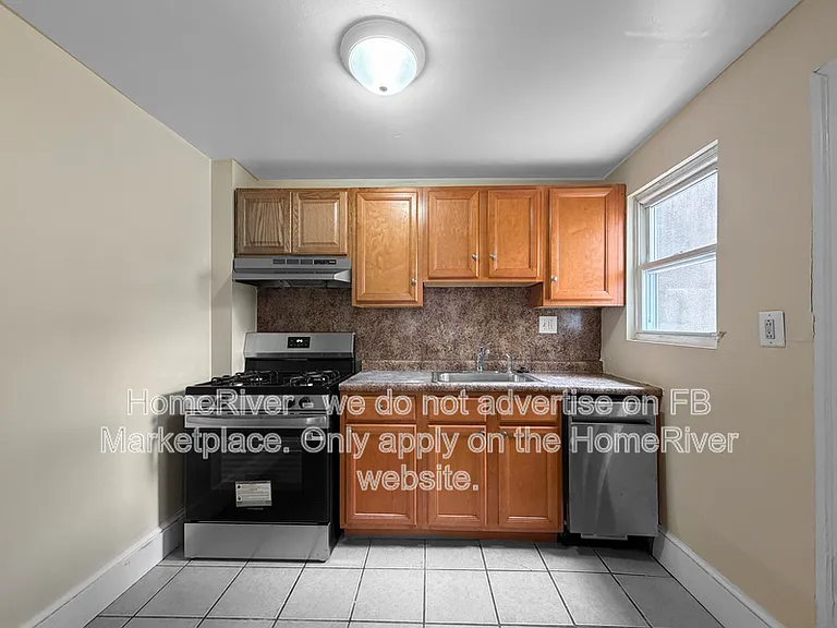 2917 Edgemont St — Photo 5