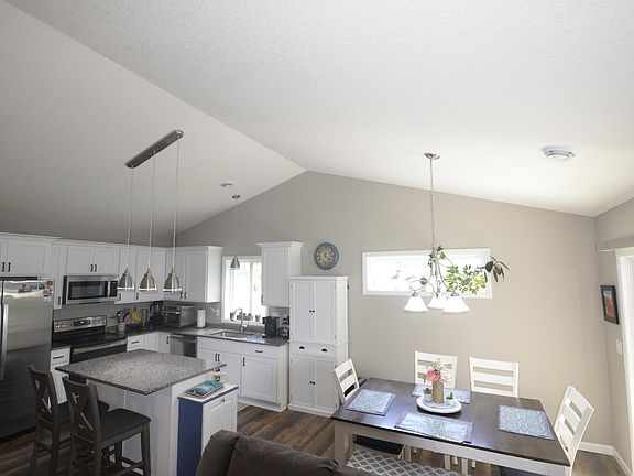 5th image of 1101 Sakatah Ct