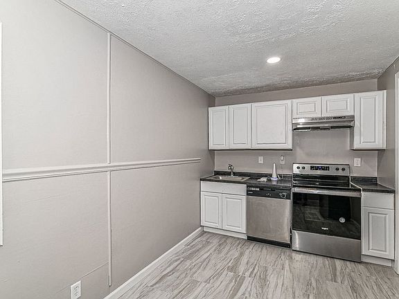 4th image of 1613 E 44th St