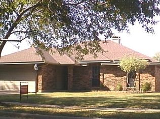 3741 Royal Valley Rd, Grand Prairie, TX 75052